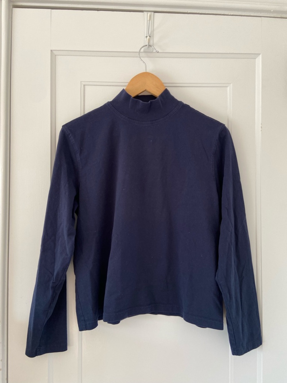L.L. Bean navy long sleeve mockneck Saturday t-shirt, size medium